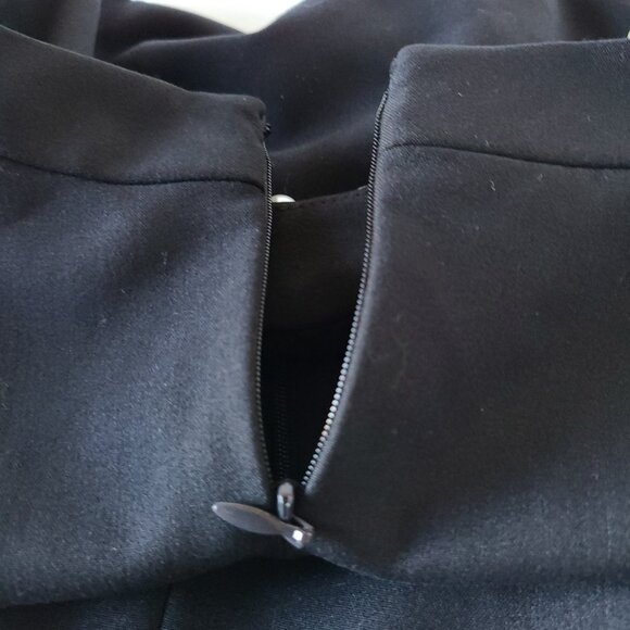 ELIZA J EMBELLISHED NECK- BLACK SHEATH SLEEVELESS DRESS - SIZE 14 - Picture 10 of 16